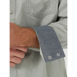Wrangler® Retro Premium Modern Fit Grey Western Snap Shirt 112314971 7 Wrangler® Retro Premium Modern Fit Grey Western Snap Shirt 112314971 -Western Edge Men Sales Store 112314971 33 7c205664 b723 4f5a 86f3 597d107121d3